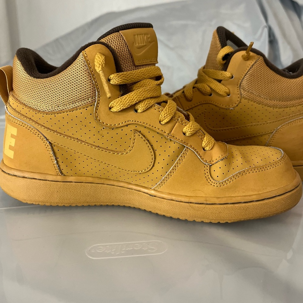 Nike High Top